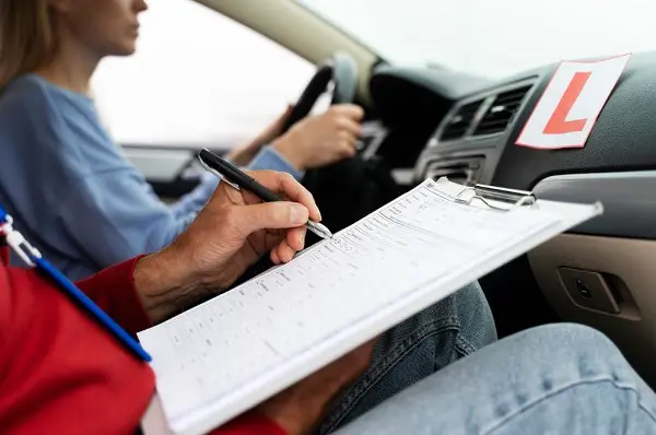 moniteur d'auto-école - permis de conduire